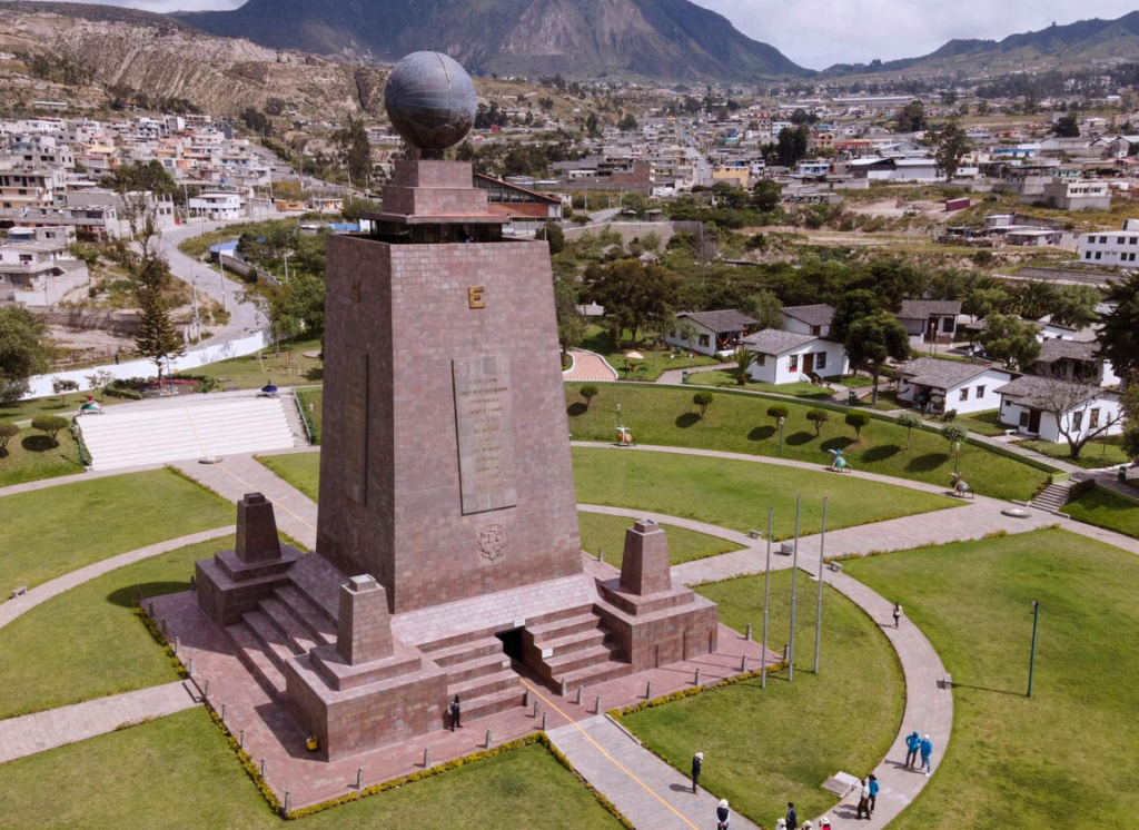 Hlavní památník v Mitad del Mundo